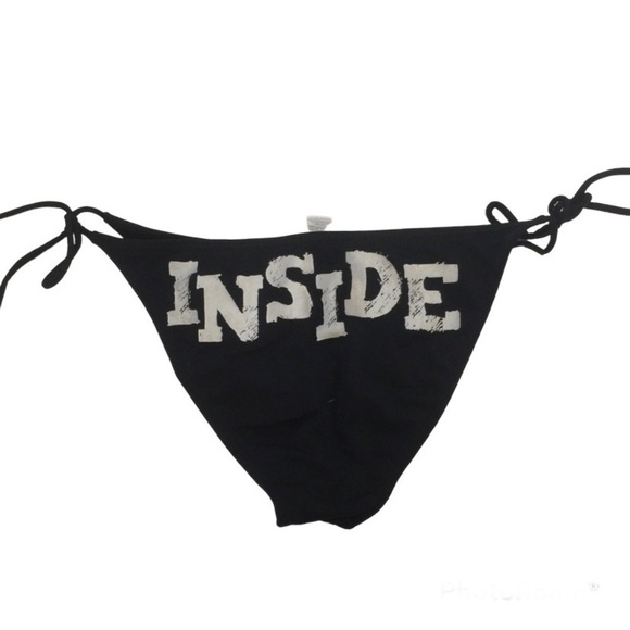 Inside bikini bottom - Picture 1 of 4
